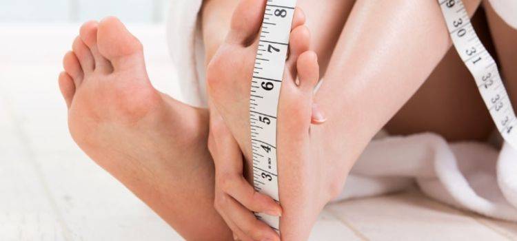 what is the average shoe size for a woman
